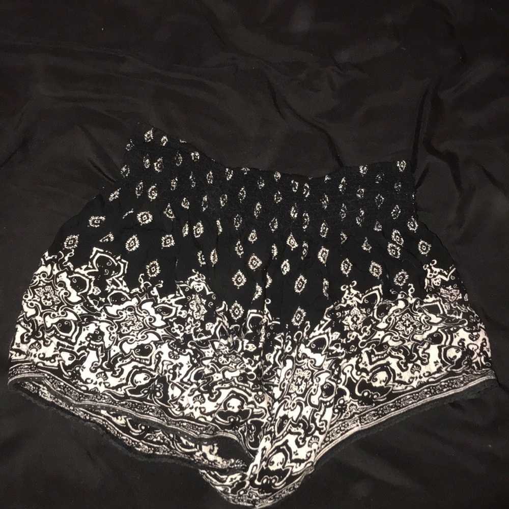 cute flowy shorts!
